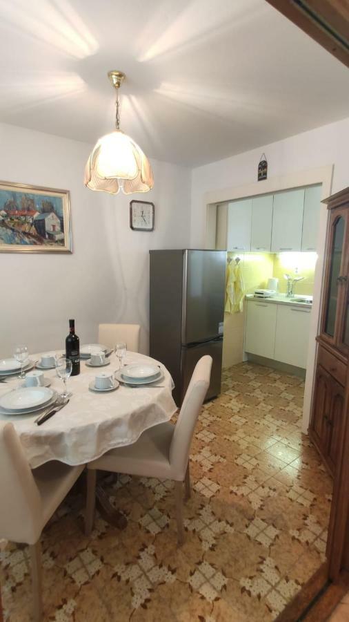 Apartman Lucijan Kaštela エクステリア 写真